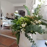 La Maison Perchee Couette-café 3*