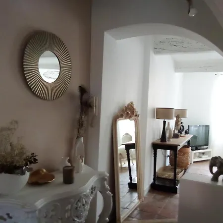 La Maison Perchee Bed and breakfast 3*