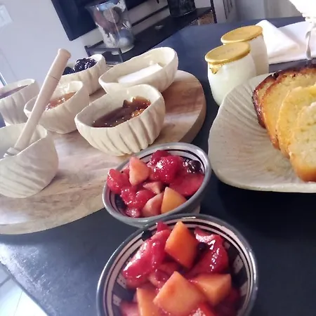 فندق مبيت وإفطار La Maison Perchee إج مورت