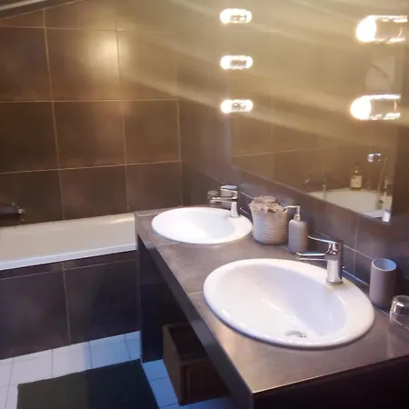 Bed and breakfast La Maison Perchee 3*