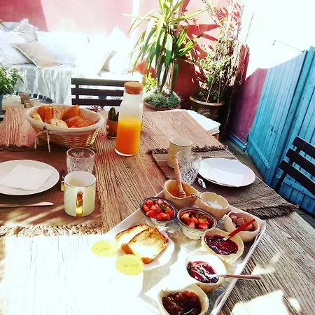 La Maison Perchee Bed and breakfast Aigues-Mortes